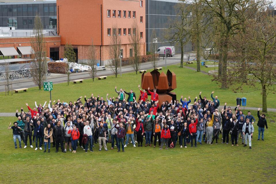 Zdjęcie uczestników Drupal Developer Days w 2022 roku - wydarzenia, które odbyło się w Gandawie