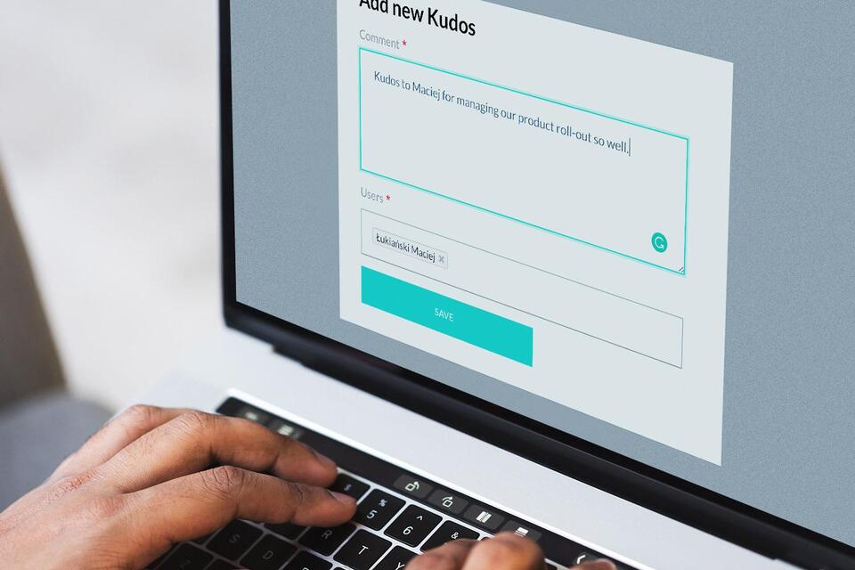 Dodawanie nowego kudosa - podziękowania dla pracownika - w systemie intranetowym
