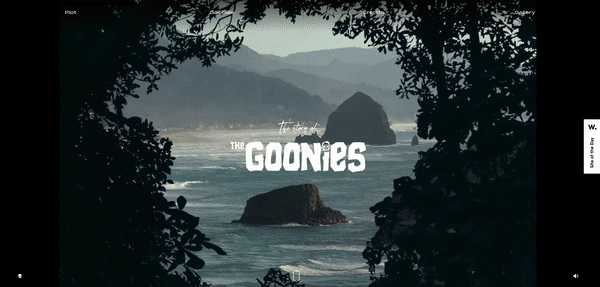 Strona o filmie the Goonies, która zawiera paralaksę, zabiera użytkownika w niesamowitą podróż