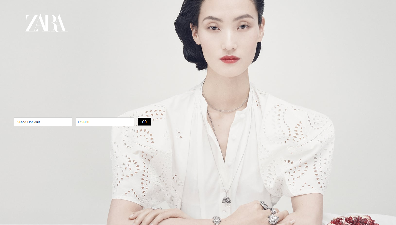 Strona powitalna firmy Zara jest przykładem przejściowego landing page'a