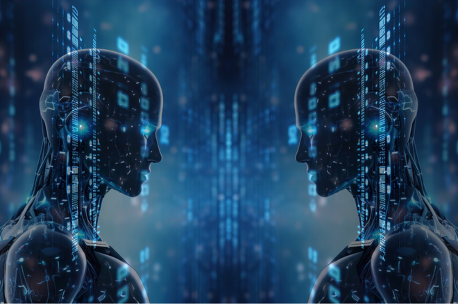 Dwa lustrzane profile humanoidalnych robotów naprzeciw siebie na tle świecących niebieskich strumieni danych i obwodów – wizualna metafora porównania Drupal vs WordPress enterprise w erze AI.