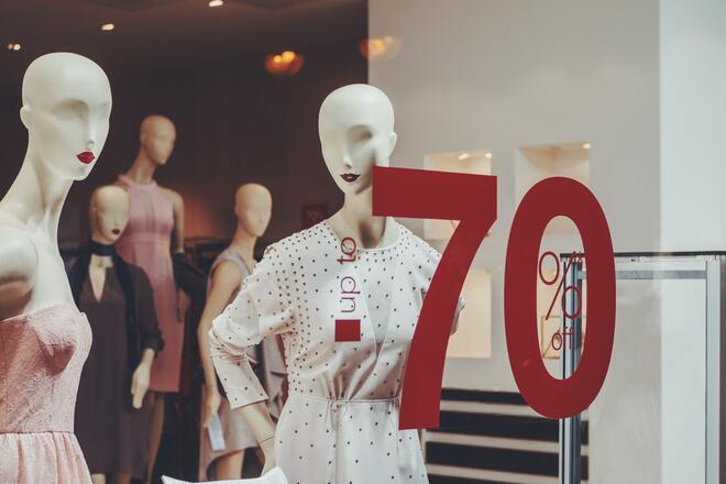 17 ecommerce features