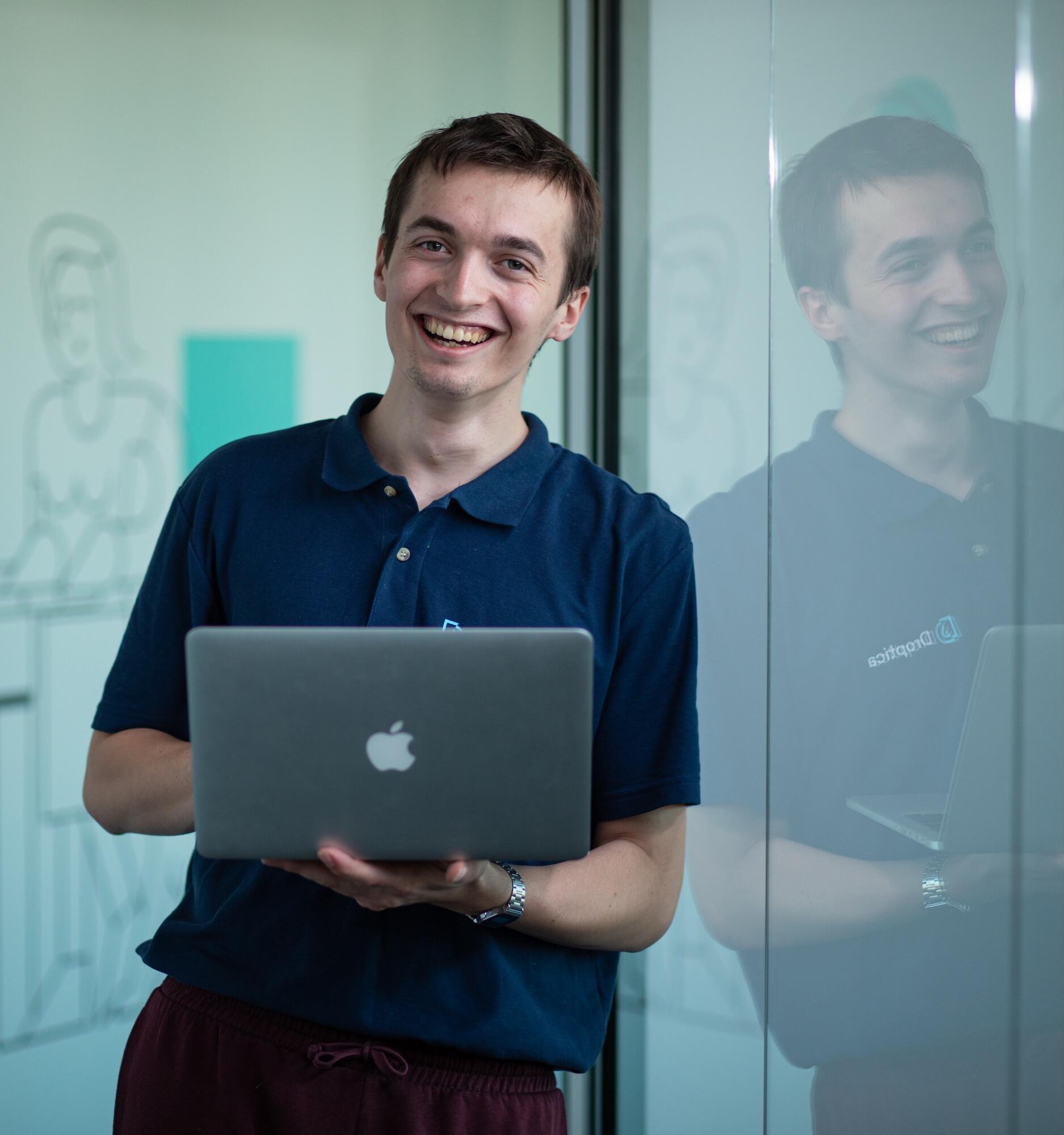 Ekspert prowadzący warsztaty intranetowe z systemem Open Intranet. 