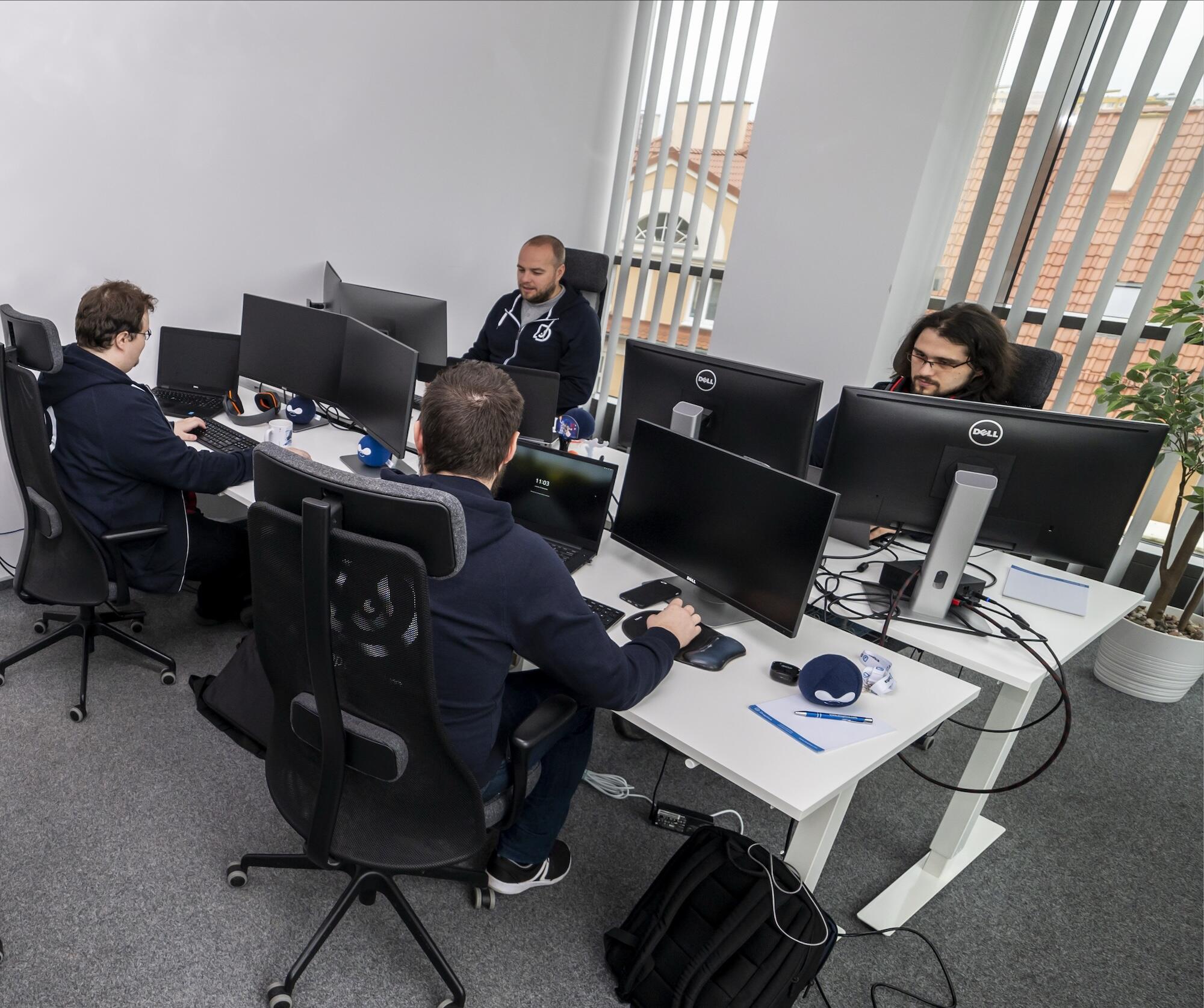 Zespół Droptica, który zajmuje się rozwojem generatywnej sztucznej inteligencji.